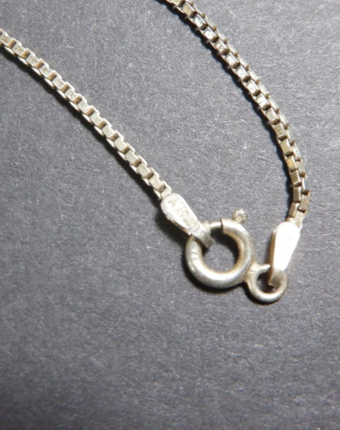 Vintage Stylized Cross Sterling Silver Pendant / Box Chain Necklace. 29 1/2″