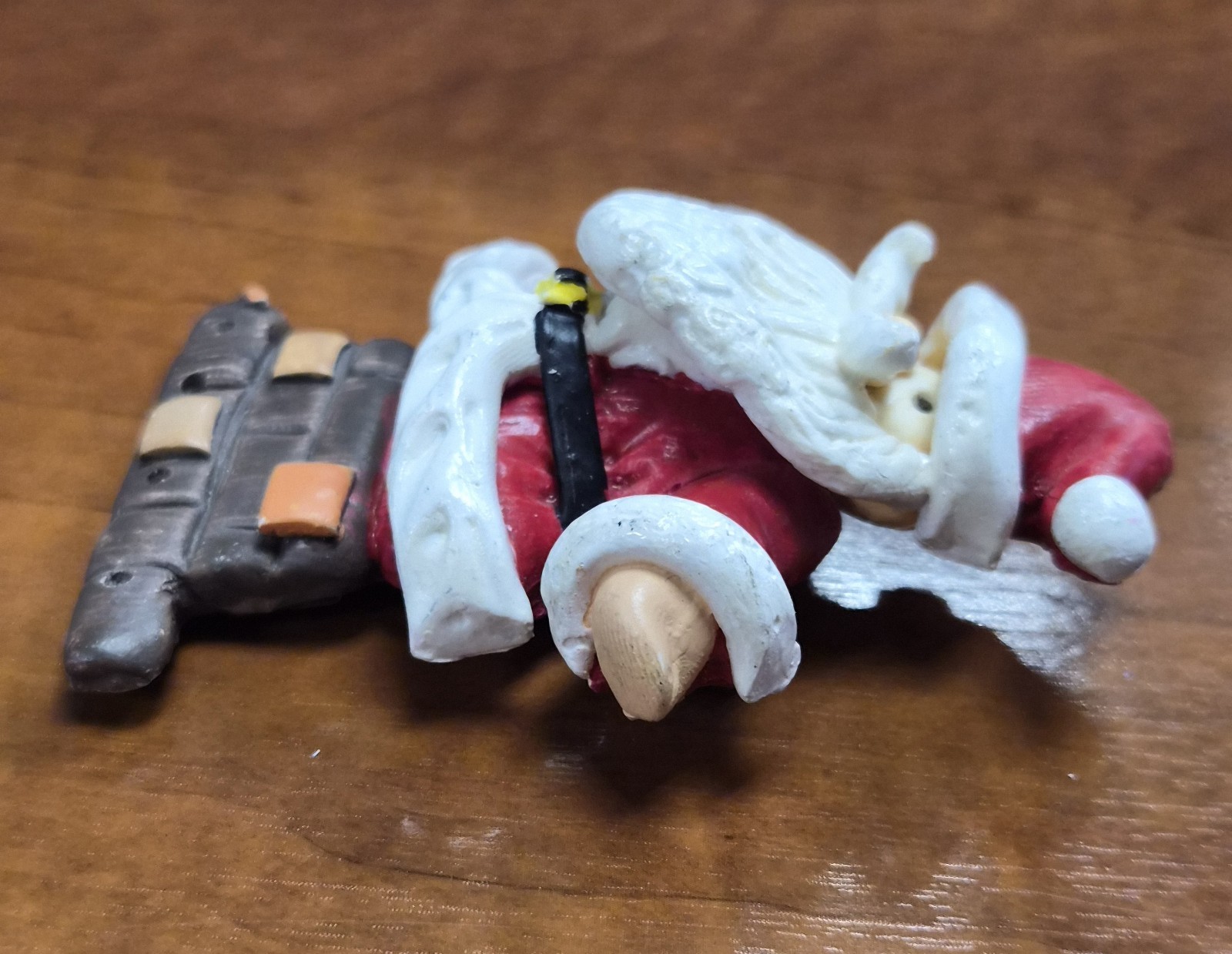 Estate Decorative Christmas Clay-Art Style Resin Santa Clause Pin / Brooch