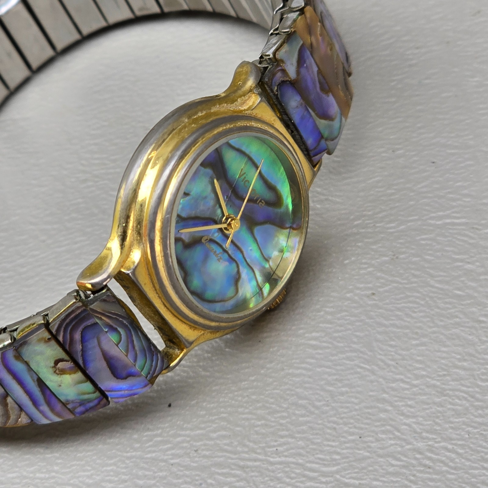 Vintage Watch Victoria Abalone Shell Womens Expansion Band Quartz Watch