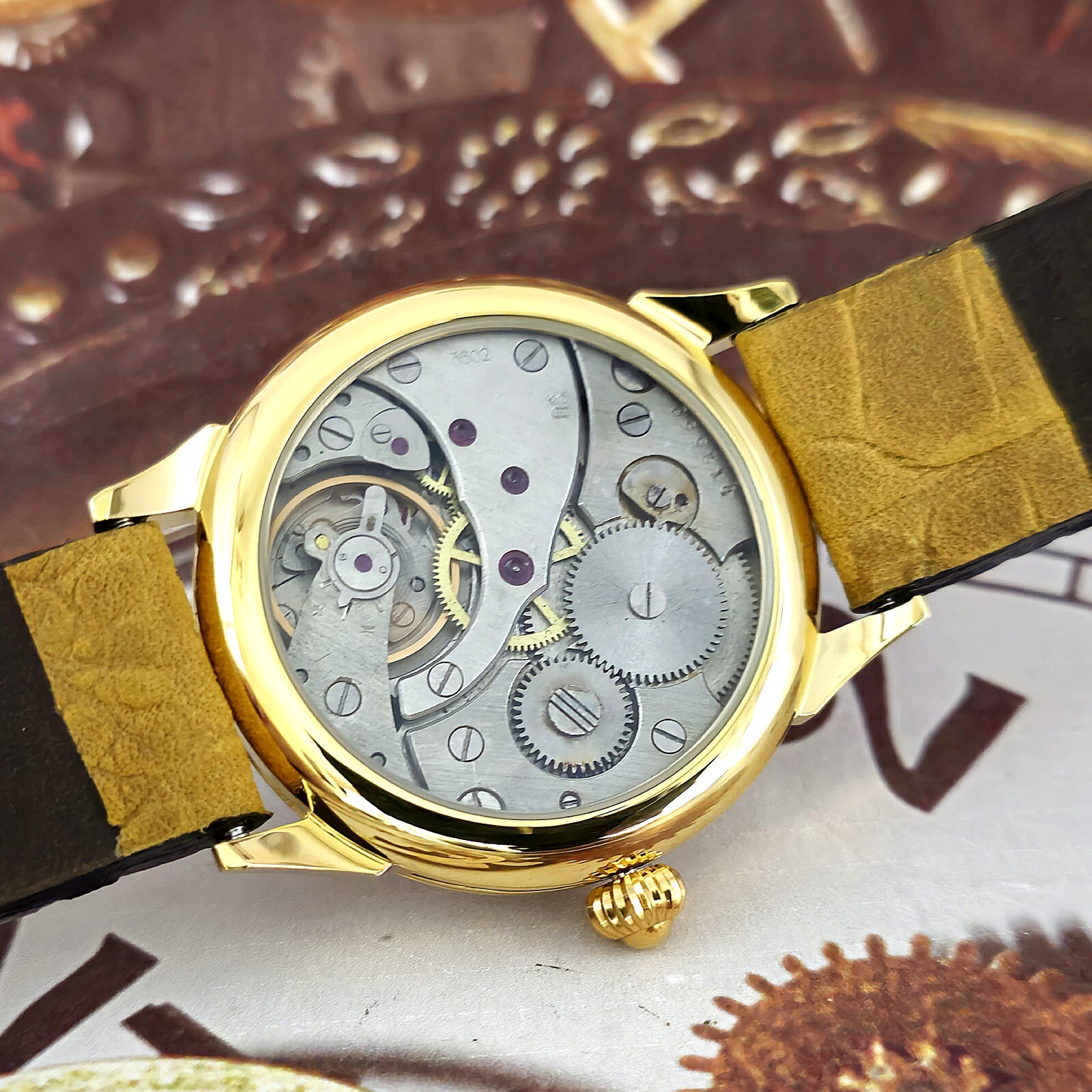 Watch USSR MARRIAGE Rare Dial Men’s mechanism MOLNIJA 18 Jewels 3602