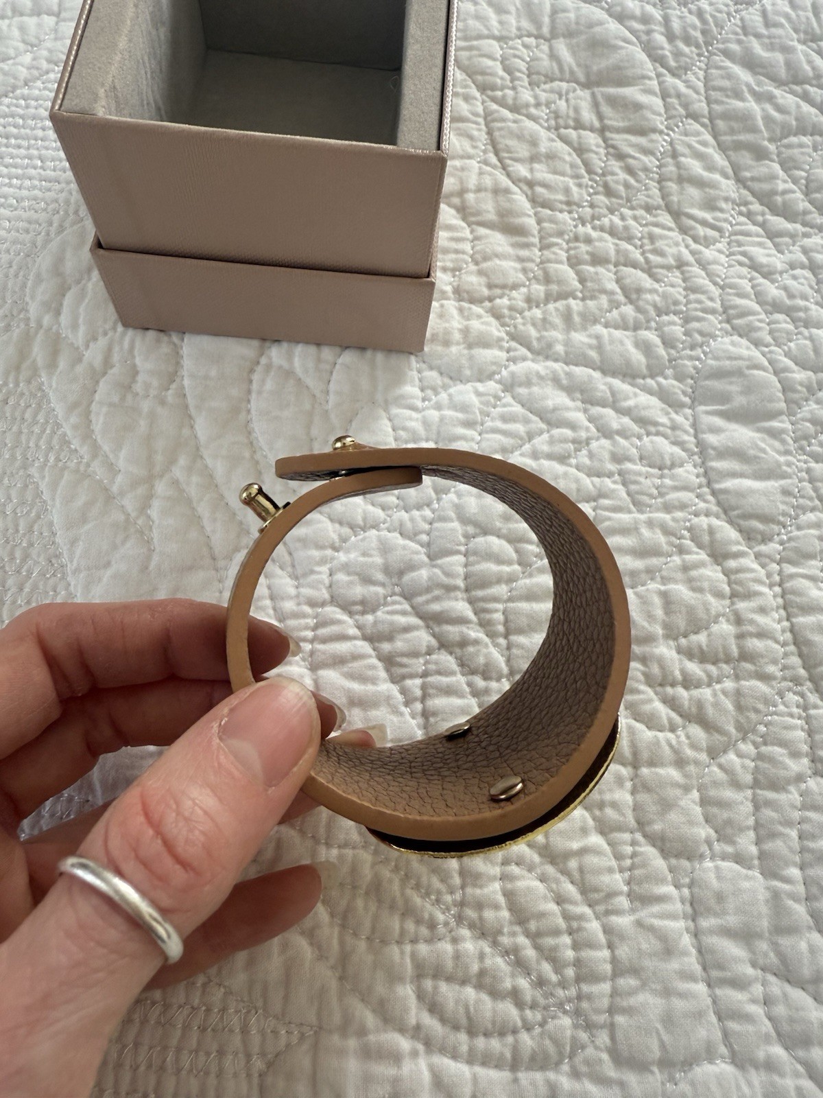 PARFOIS Gold Leather Wide Wrist Bangle Adjustable Cuff Bangle Women Jewelry