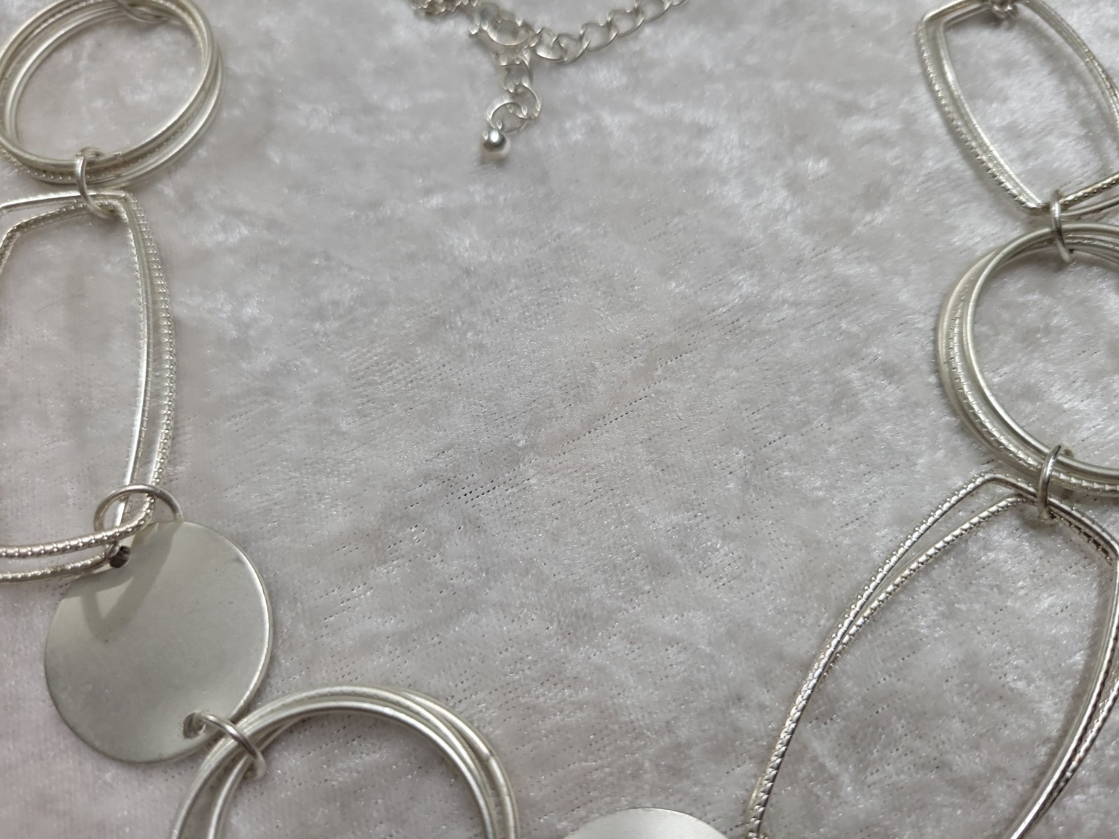 Necklace Silver Tone Shapes and Large Links Necklace 30″