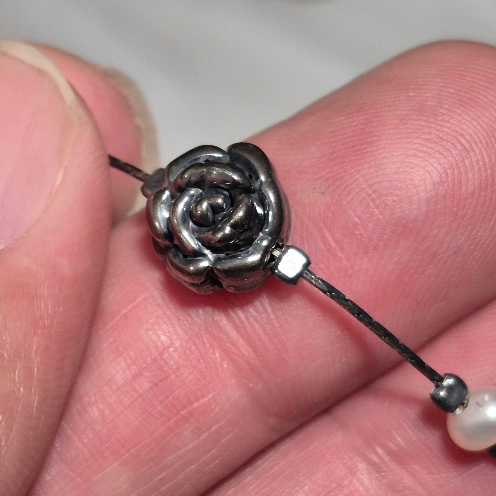 NWT 925 STERLING SILVER NECKLACE WITH ROSES AND PEARLS ISRAEL 16″ PLUS