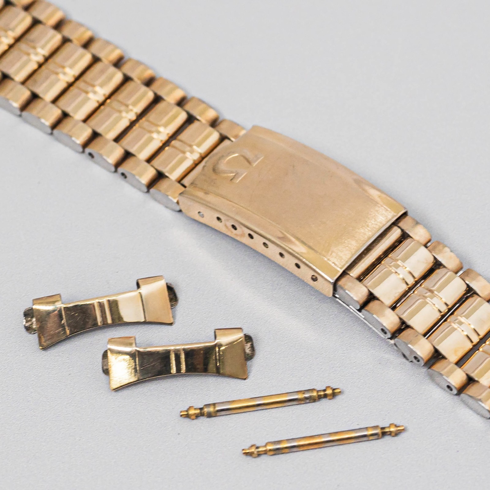 **NEAR MINT w/ 524 End Links** Vintage OMEGA 1069 19mm Gold Men’s Watch Bracelet