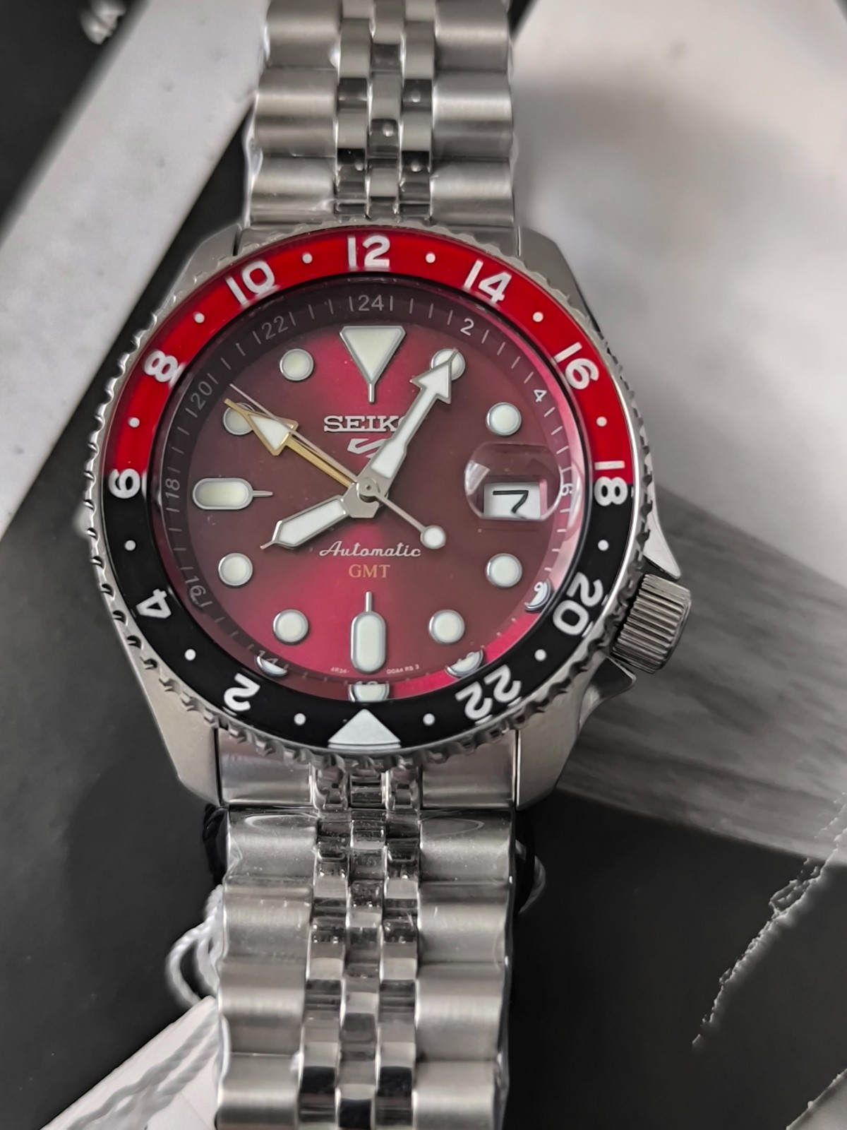Seiko 5 Sports Asia SSK031K1 Passion Red red/black GMT (no box*)