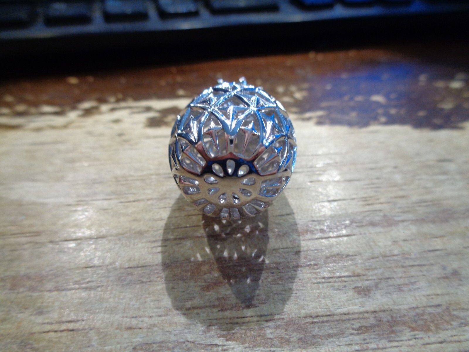 22.5MM HEAVY WG-PLATED 925 SILVER EXTRA-EXTRA LARGE HAWAIIAN PINEAPPLE PENDANT