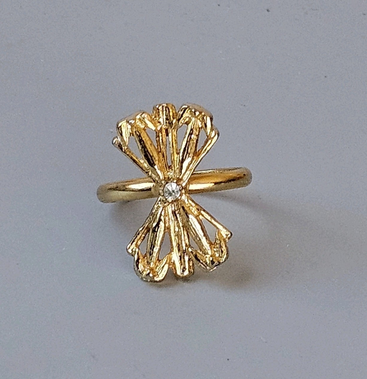 Vintage Vogue Gold Tone Ring Rhinestone Bow Shape Tied Knot size 7 Adjustable