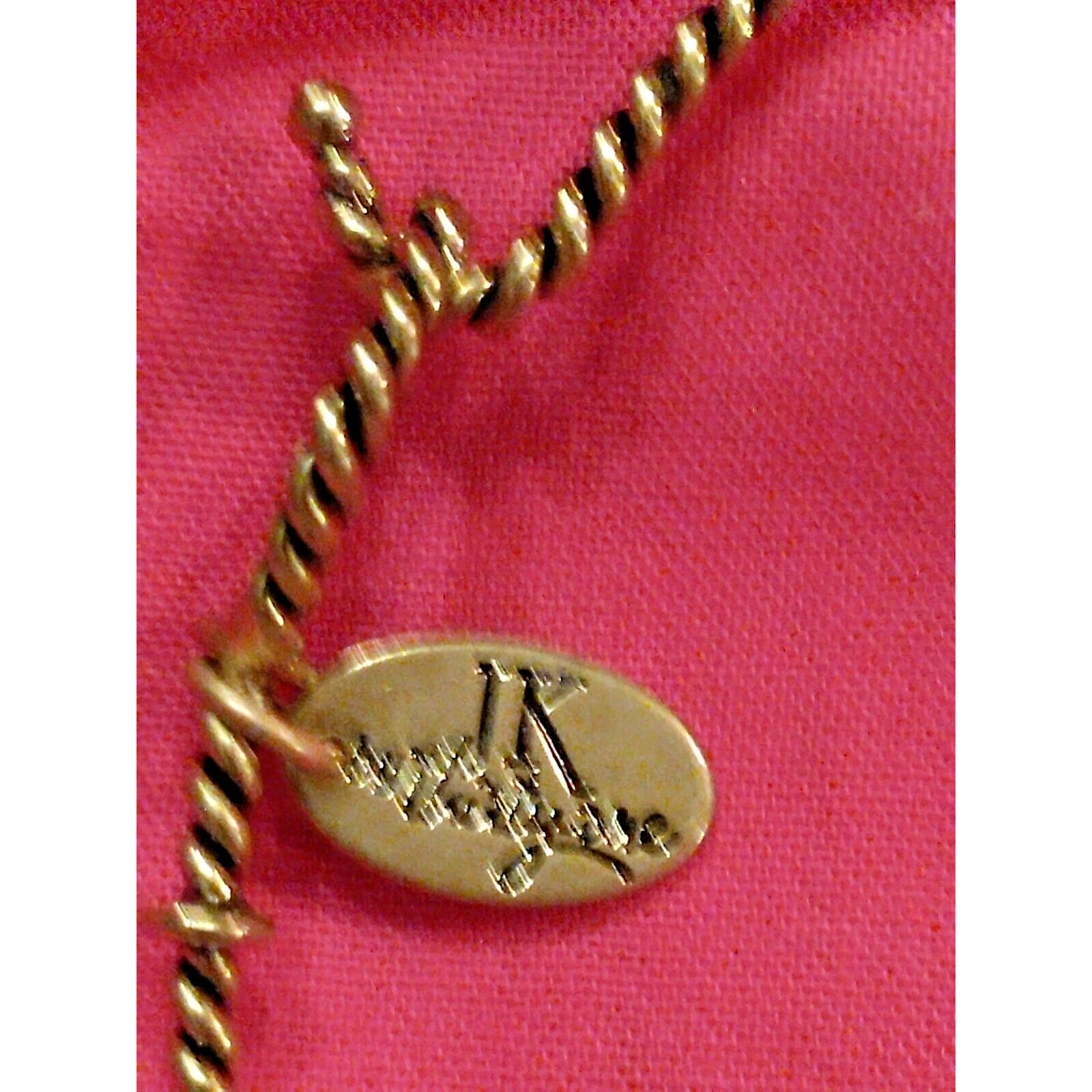 JK Thirty One Adore Twisted Bracelet Gold Tone W/Bracelet Pouch Valentine’s Day