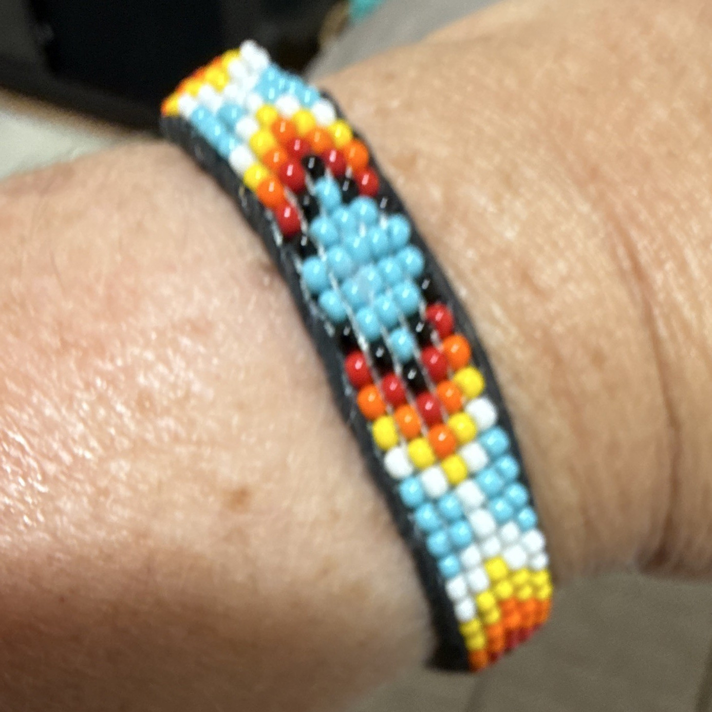 Native American Glass Beaded Bracelet Unisex child‘s No Closure 4 Inch flexible