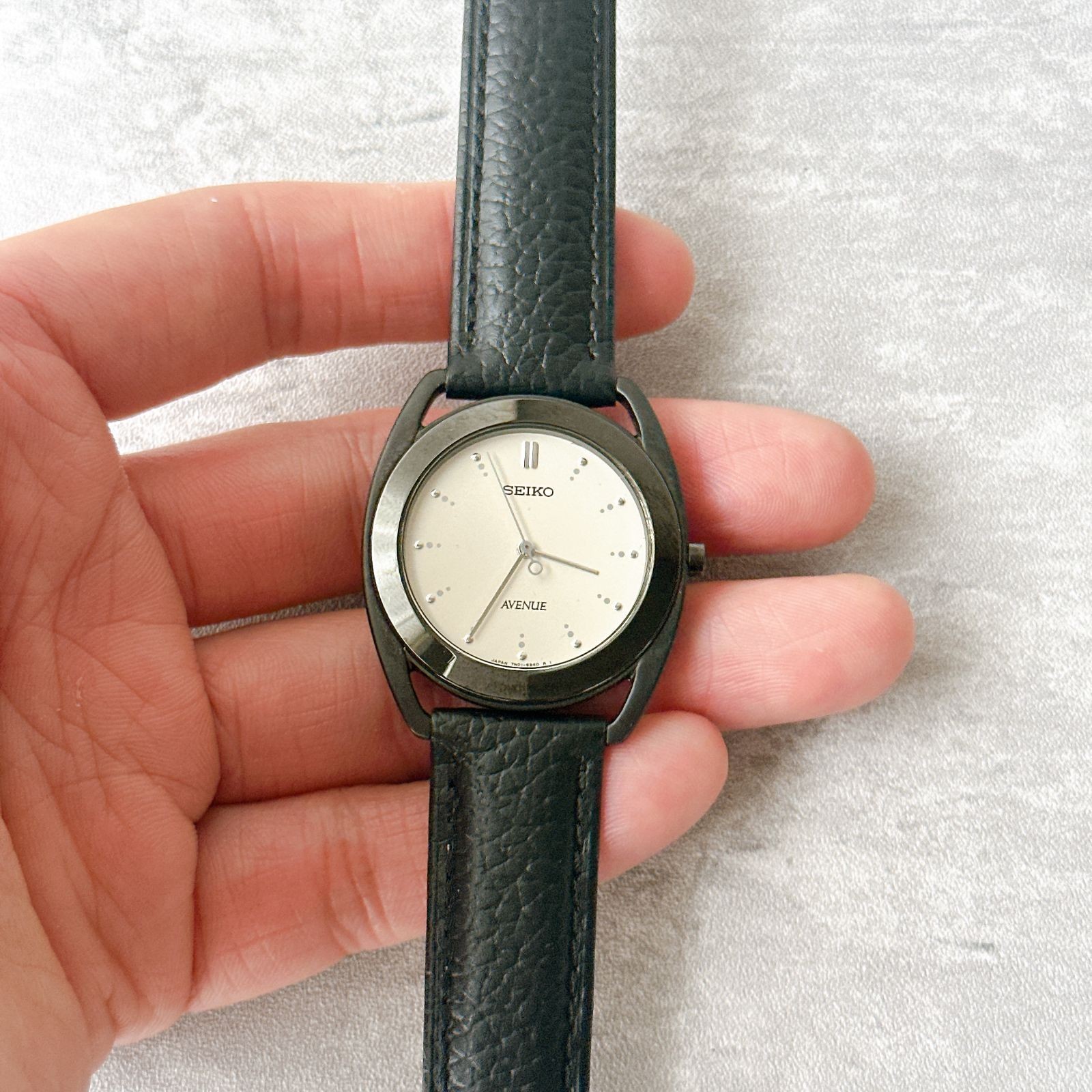 SEIKO AVENUE 7N01 6680 black case white dial men’s quartz minimal leather belt v