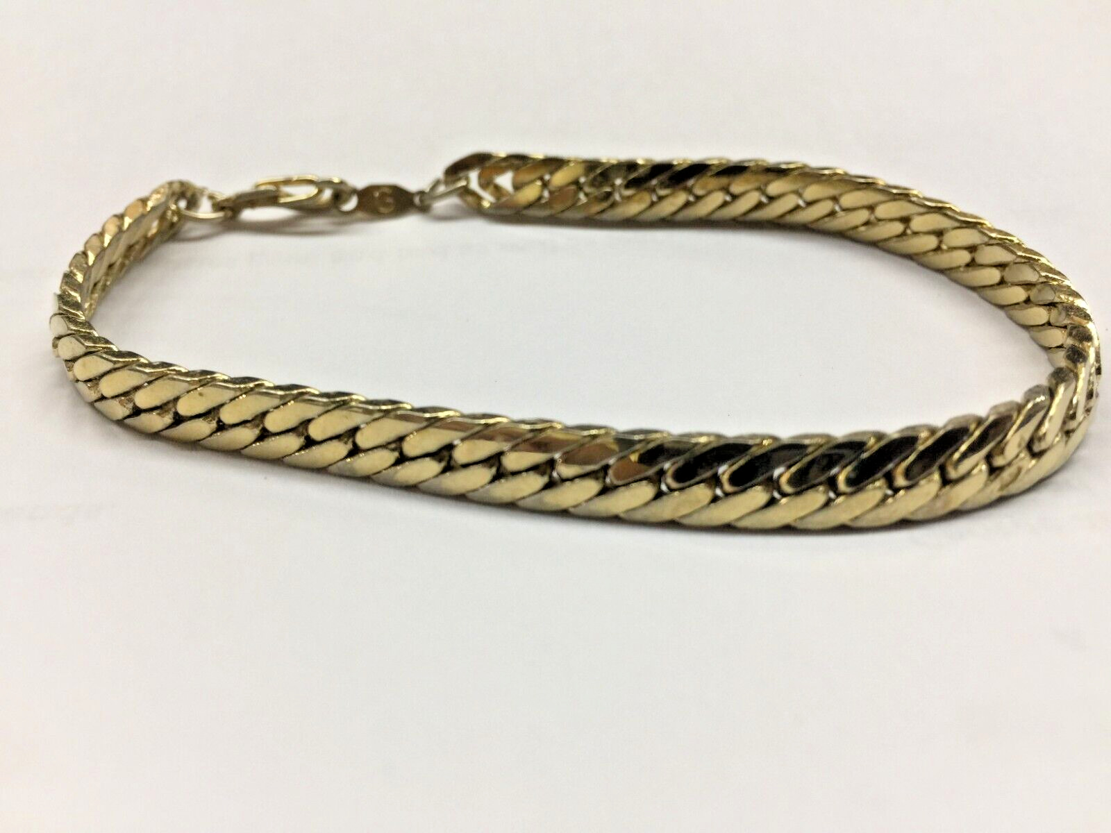 Beautiful Vintage Korea 14 Karat Gold Plate Herringbone Bracelet 7″!