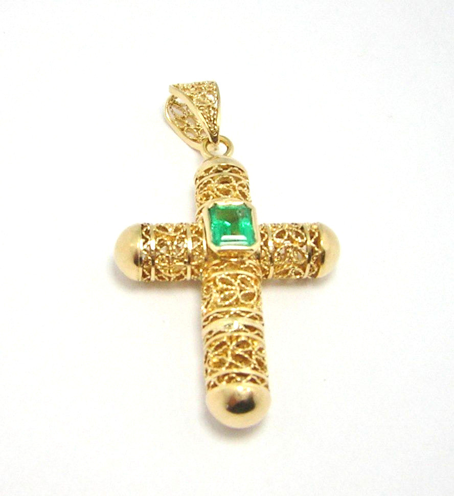 Colombian Emerald Filigree Cross Pendant Square Shape 0.85 Cts 18K Gold Fine Muz