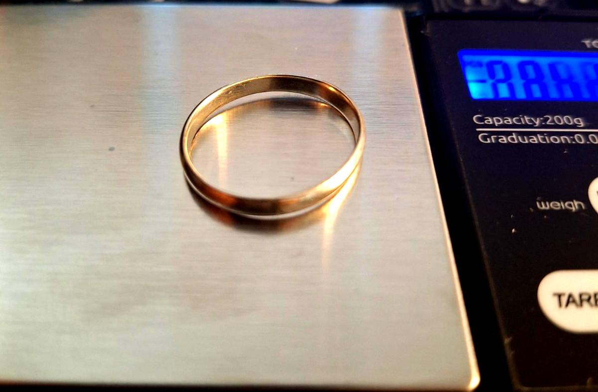 5 Gold Rings (10k & 14K) with stones & diamonds