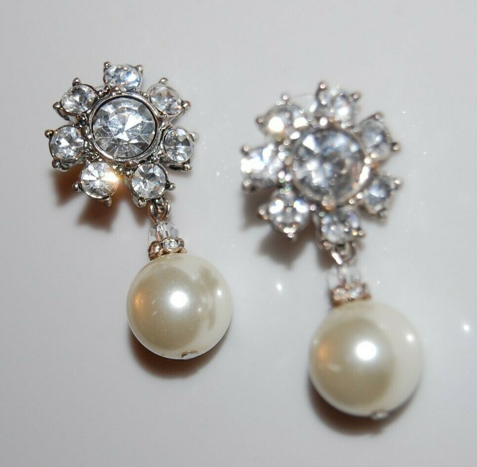 ELEGANT COUTURE RHINESTONES SILVERED METAL FAUX PEARL DROP DANGLE POST EARRINGS