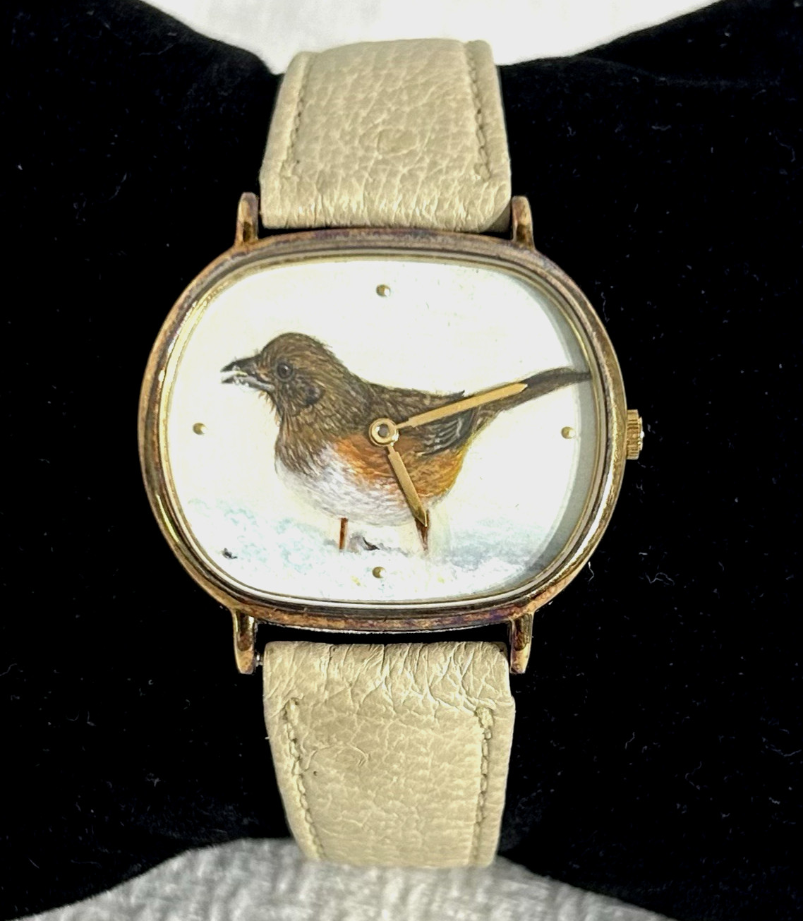 VTG Watch Hand Painted Robin Bird in Snow Artwork Dial Beige Leather New Battery