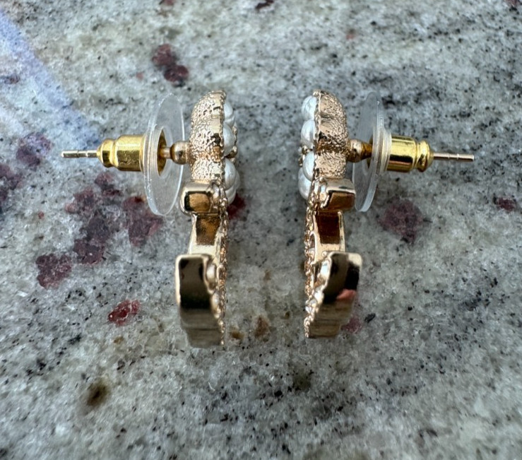 Chanel Camellia CC Logo Earrings Pearl/Crystal Light Gold Tone