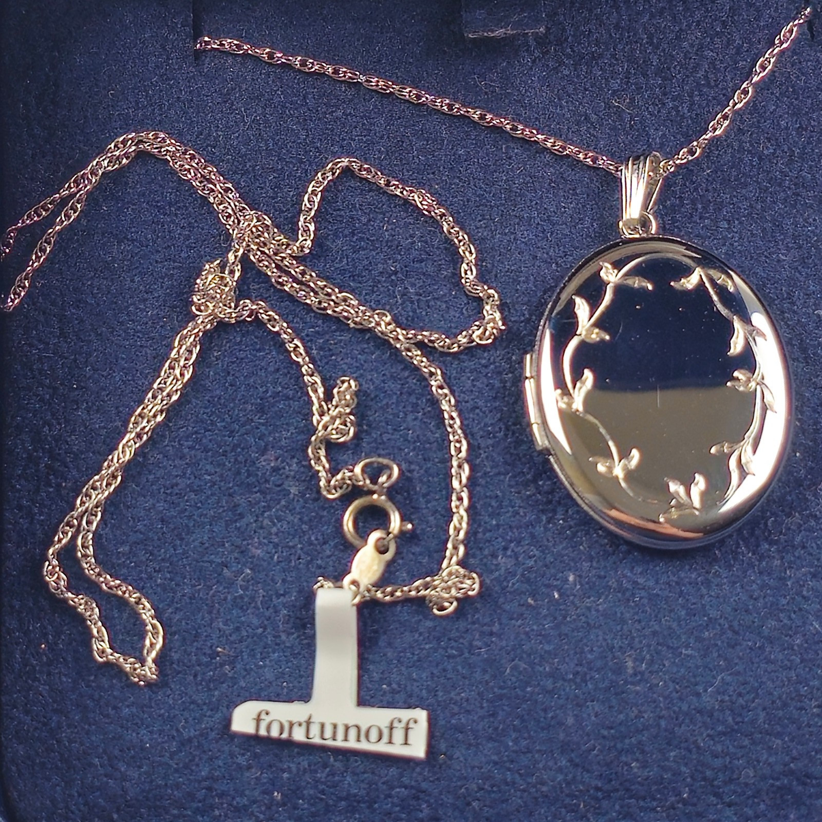 Fortunoff Ballou Heirloom Sterling Silver Oval Floral Locket Necklace Box 22 In