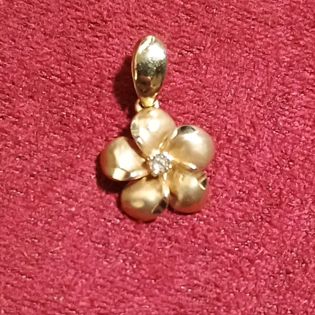 14K Yellow Gold Flower Charm Pendant w/ 1 Round White Diamond, Signed