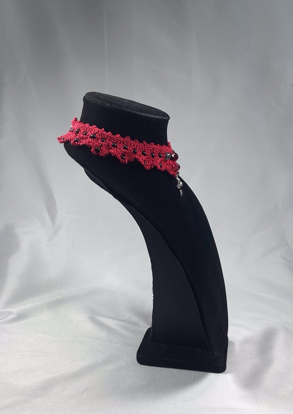 Vintage Handmade Goth Crochet Red & Black Choker Necklace by Odythia