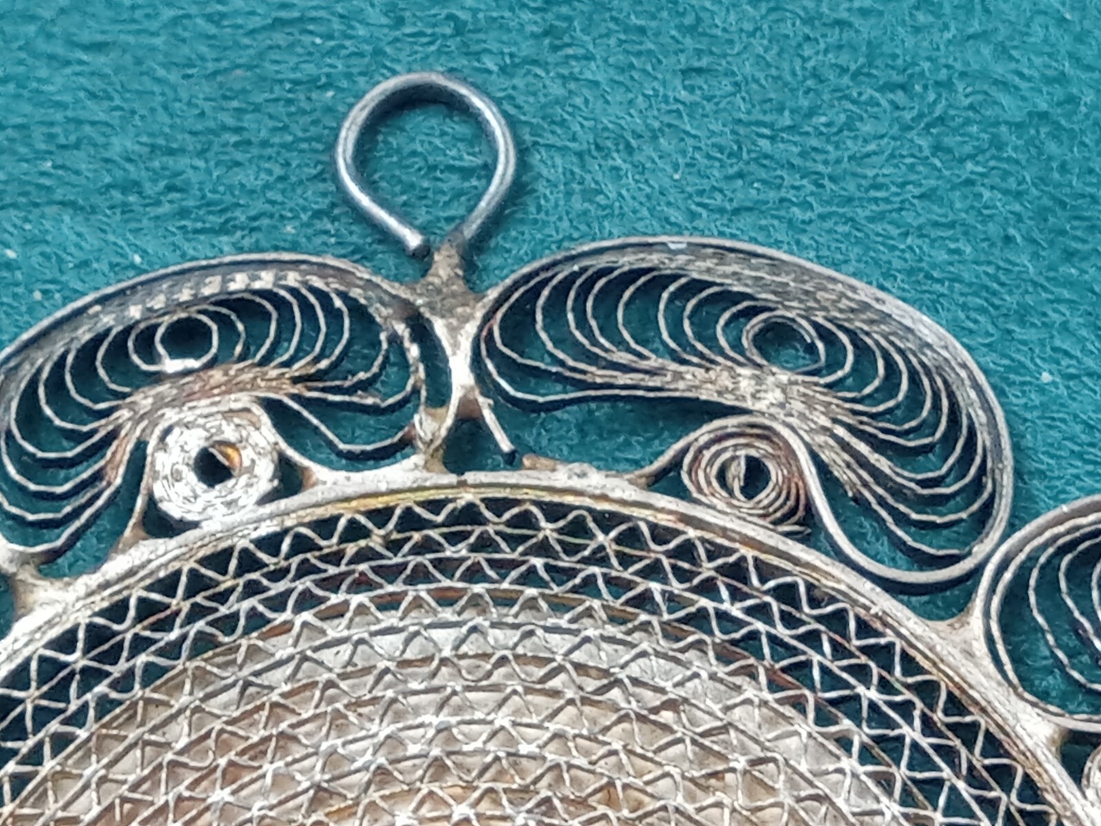 AMAZING OLD Sterling Silver Filigree Taj Mahal Enamel Pendant: 2.5″ Diameter