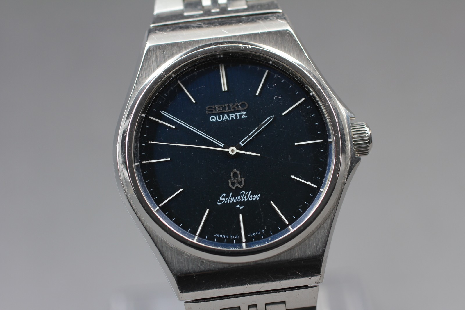 [Exc+5] Vintage Seiko Silver Wave 7121-701A Quartz Mens Watch From JAPAN