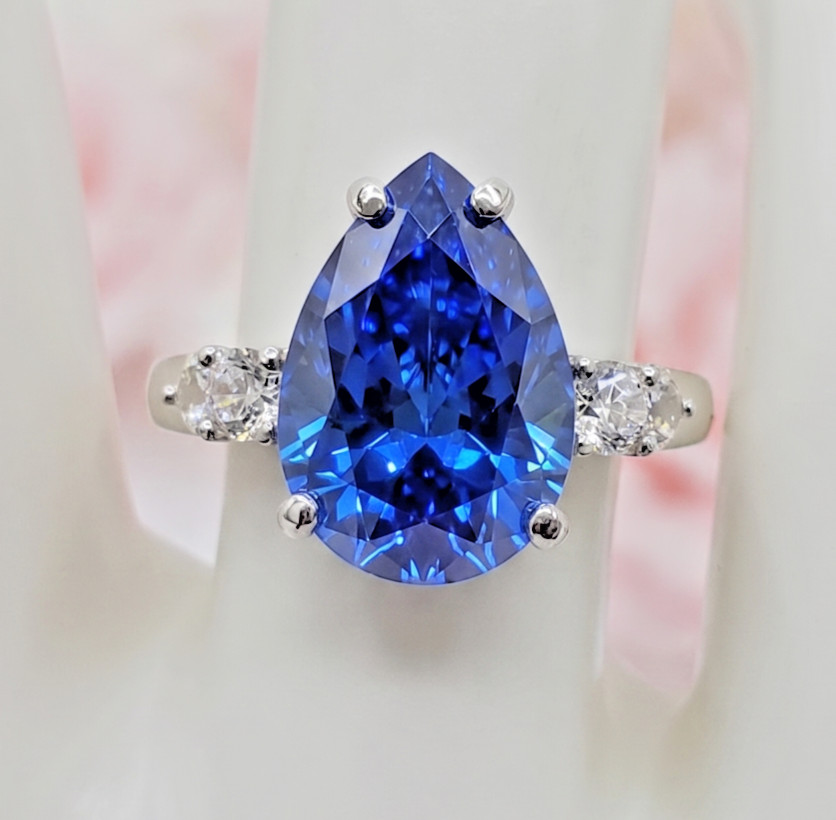Stunning Pear Cut 8.85 Ct Certified Azure Blue Diamond RingFREE Diamond Studs