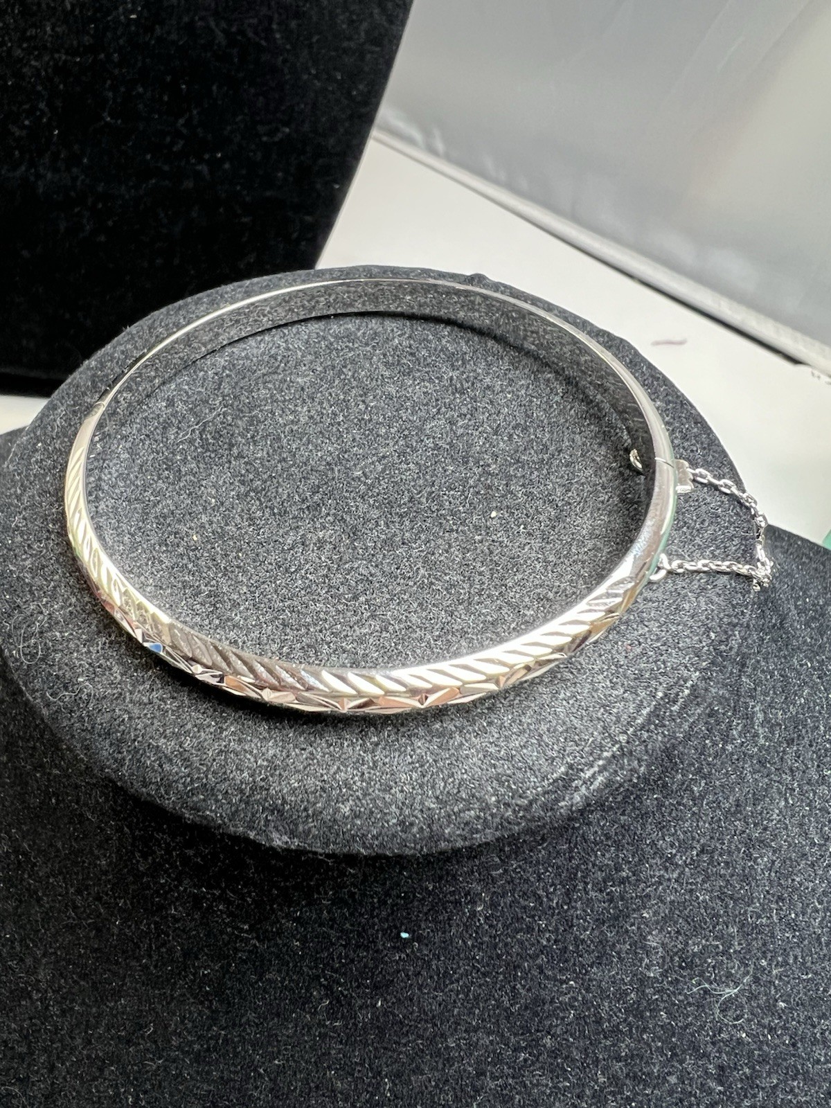 Vintage Etched Sterling Silver 925 Hinged Bangle Bracelet With Safety Chain
