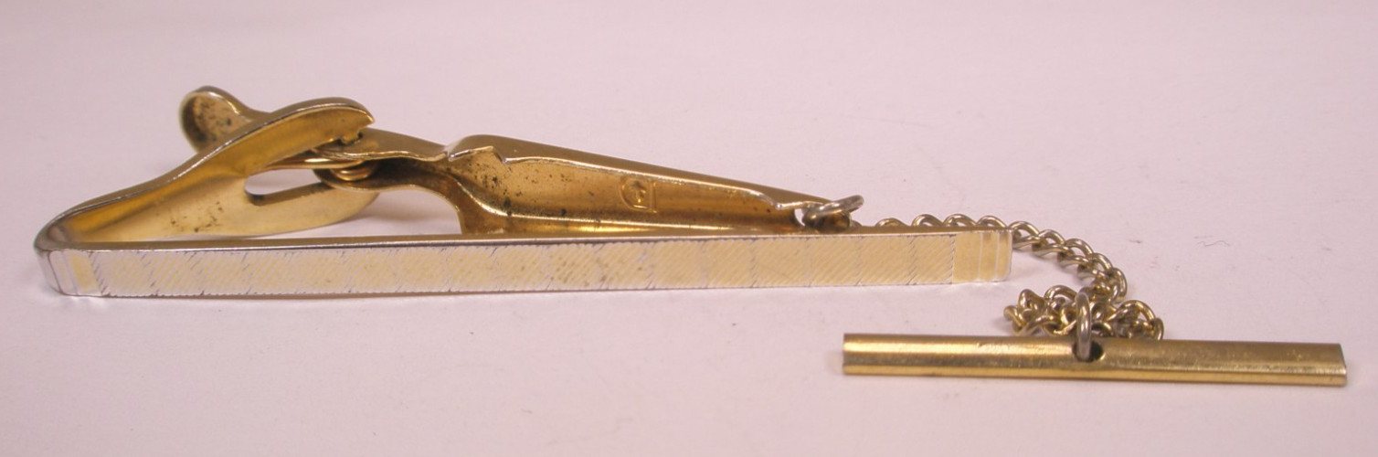 2-5/16″ Ultra Thin Design Gold Tone Vintage DANTE Tie Bar Clip quality w/chain