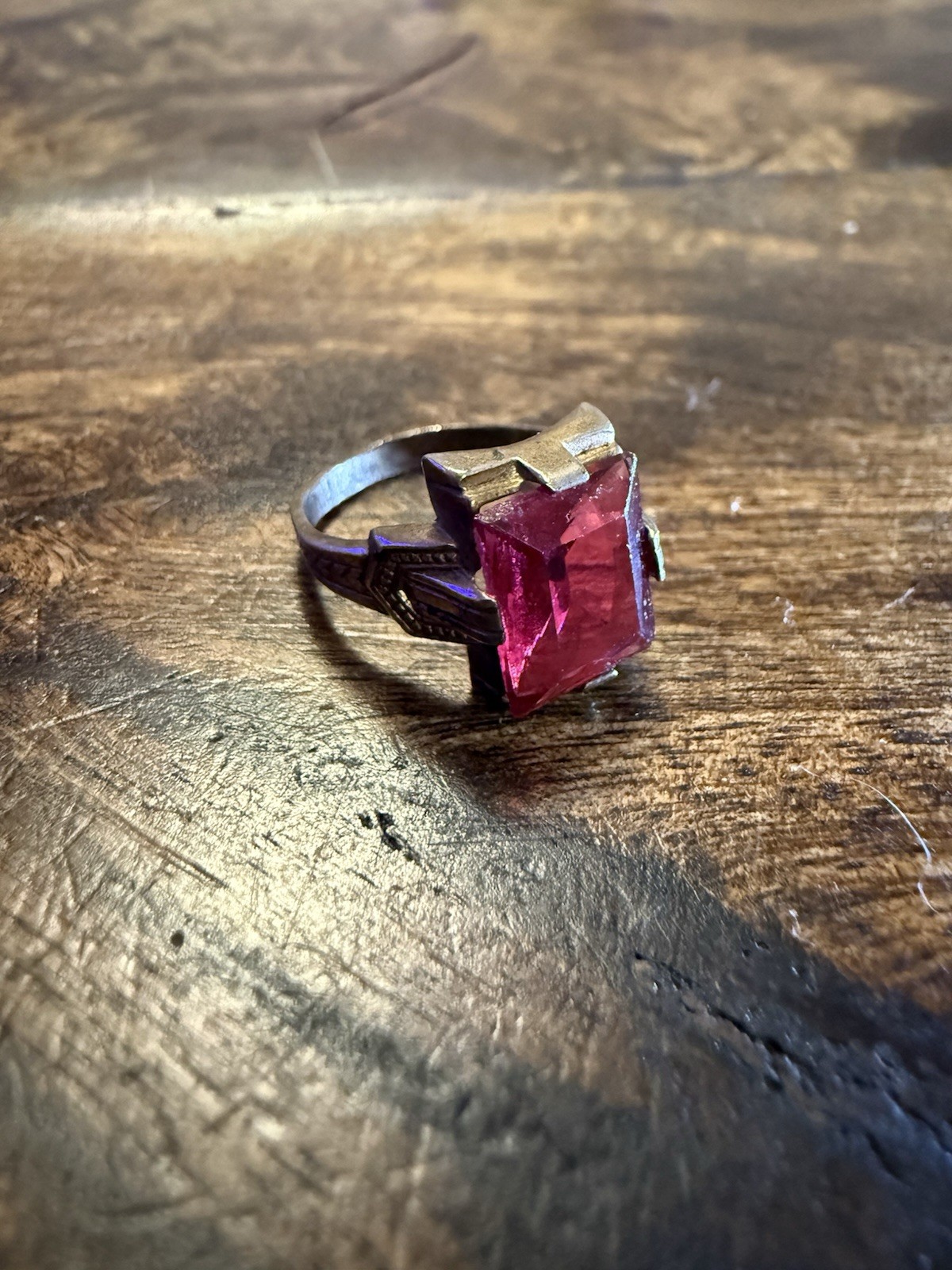 Pretty Vintage Art Deco Red Glass Ring with Detailed Buckle Band, Size 5.5