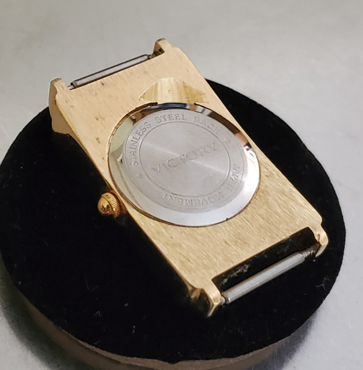 VICTORY Women’s Watch Vintage Analog Quartz Gold Tone No Band Japan 22 mm