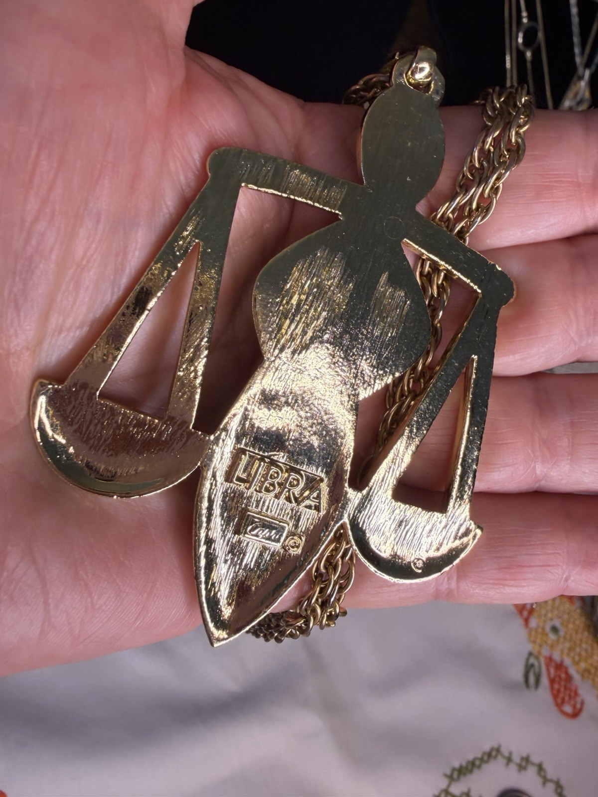 Libra Capri Large Pendant Enamel Scales Astrology Goldtone chain Necklace Ex Con