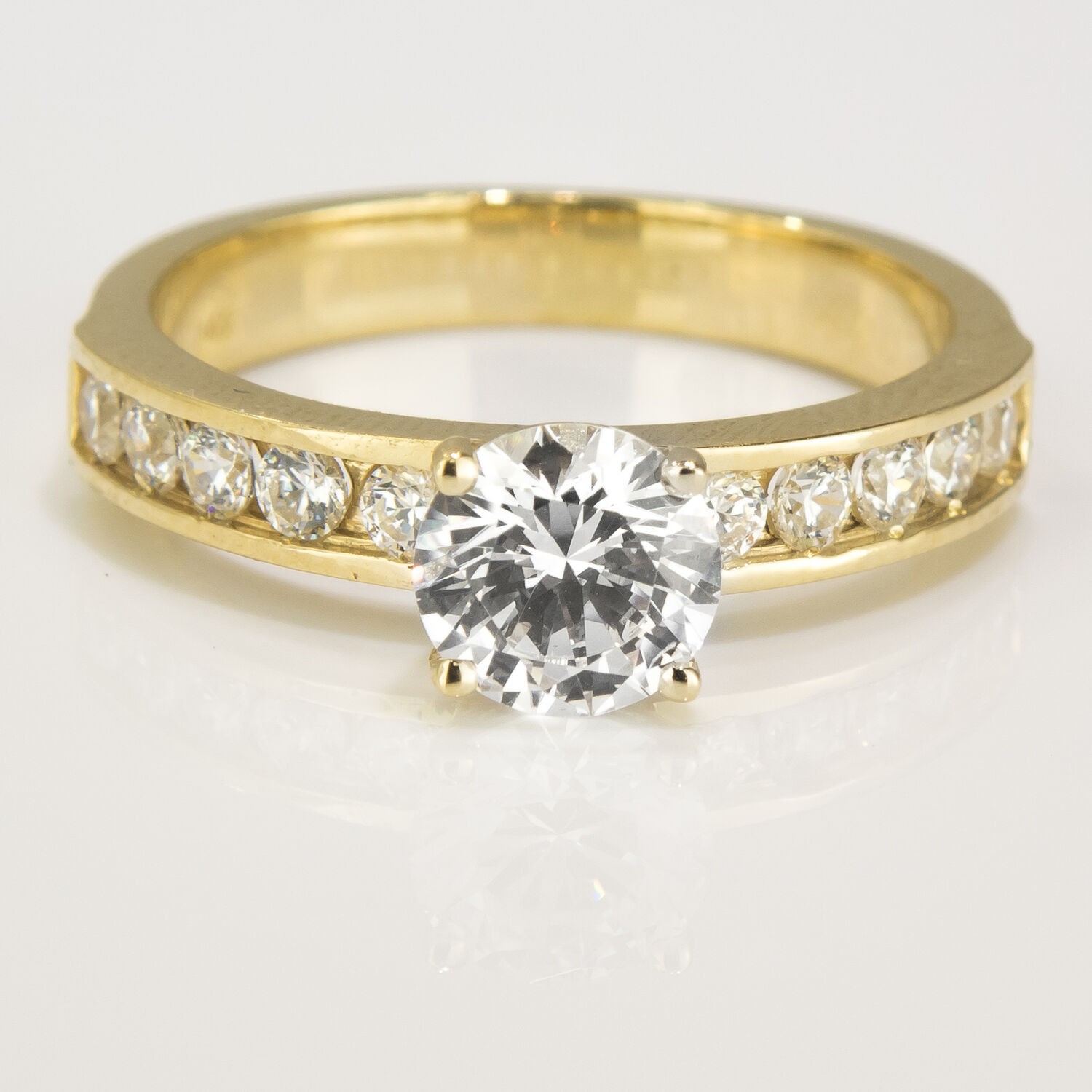 1 1/2 Carat H VS2-SI1 Ladies Diamond Engagement Ring Round Cut 18K Yellow Gold