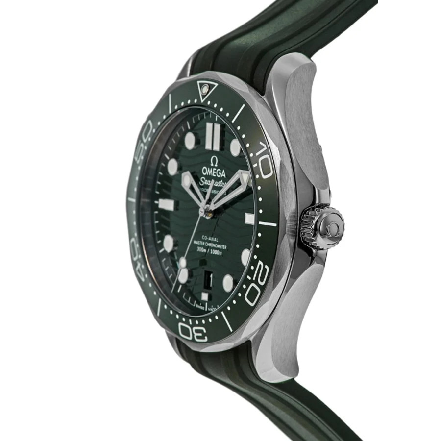 New Omega Seamaster Diver 300M Automatic Green Men’s Watch 210.32.42.20.10.001