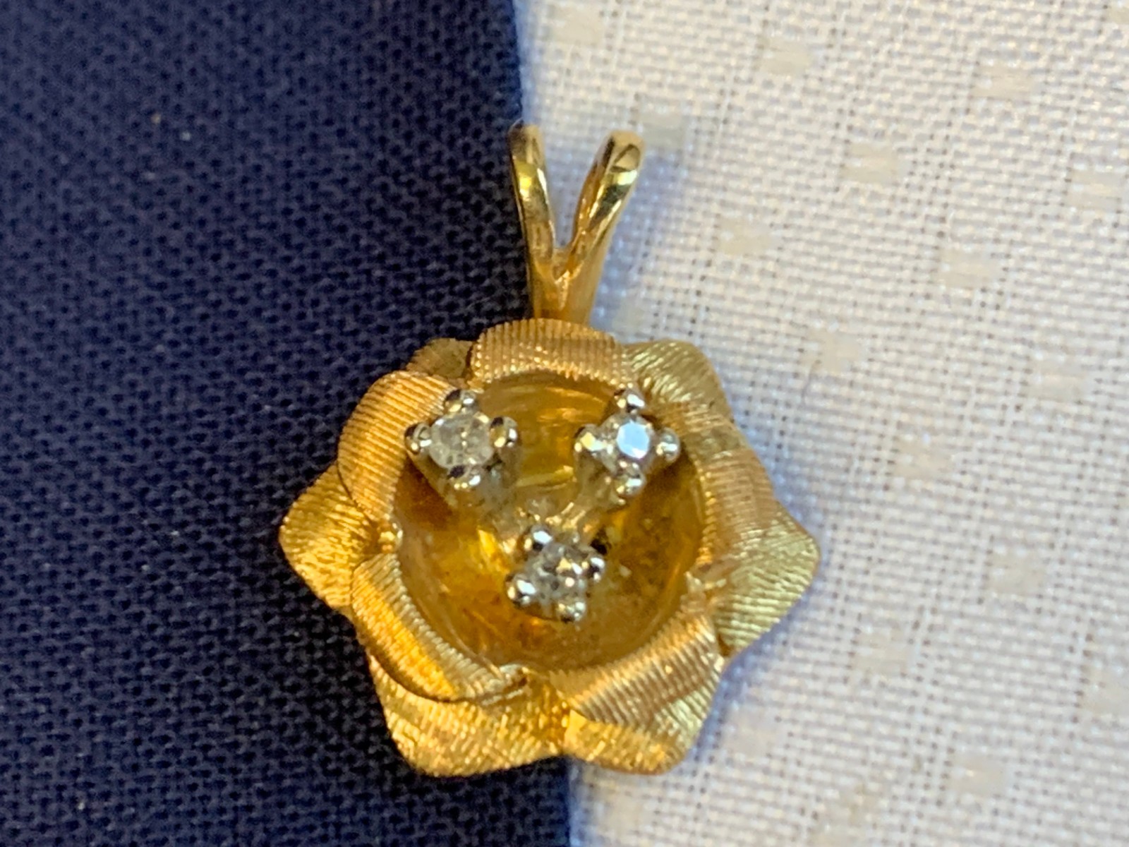 14K Yellow Gold Diamond Flower Pendant 3.29g Fine Jewelry Rose Charm *READ*