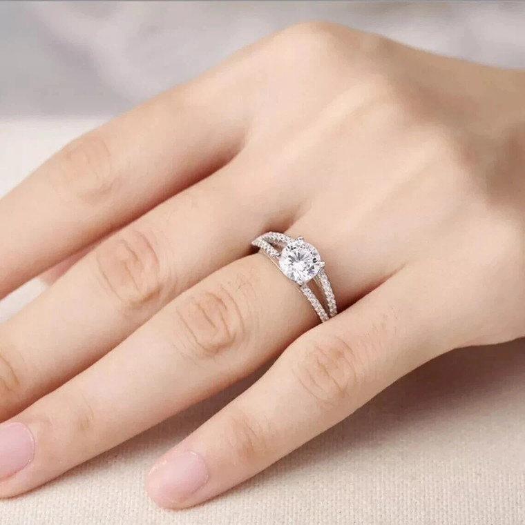 2CTW Round Cut VVS1 Moissanite Wedding Engagement Ring 14k White Gold Plated