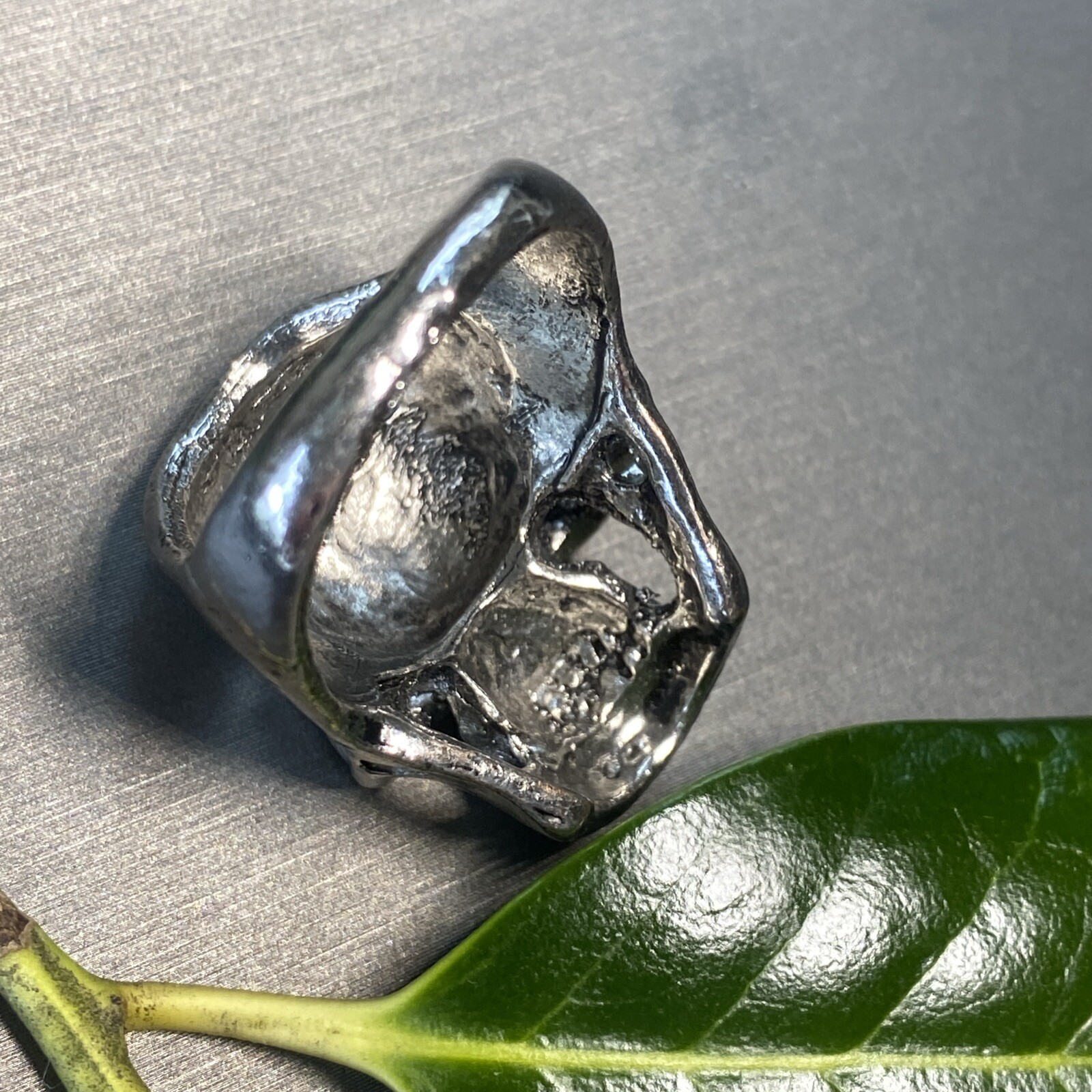 Vintage Mens Skull Ring Estate Jewelry Pre-Owned Size 11 Macabre
