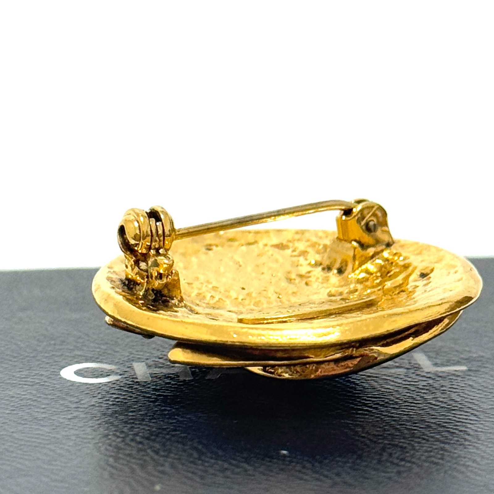 CHANEL 94P CC Logo COCO Mark Round Brooch Gold Accessory Authentic Japan