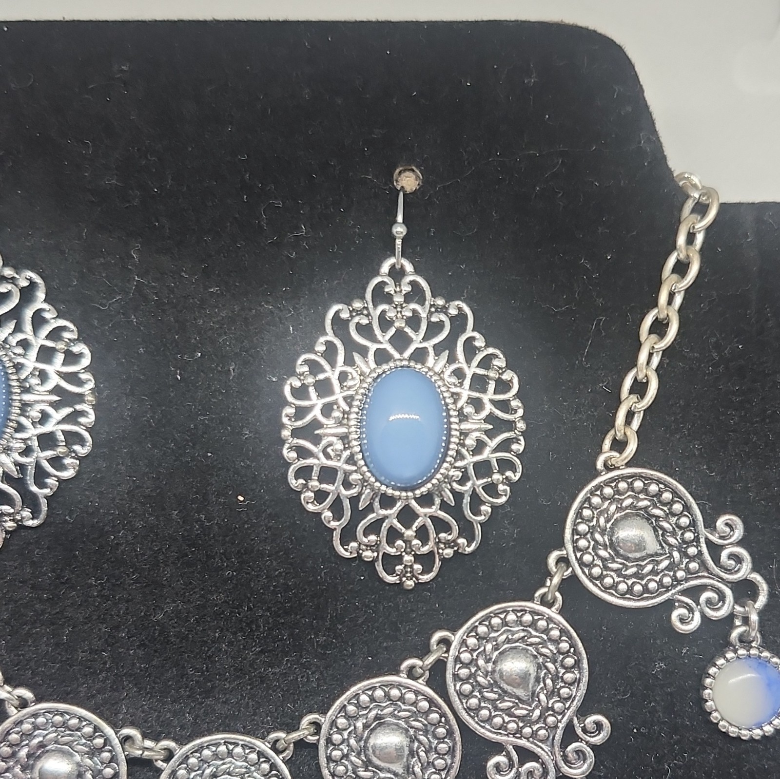Silver Tone Blue Oval Cabochon Style Adjustable Necklace & Earrings Set