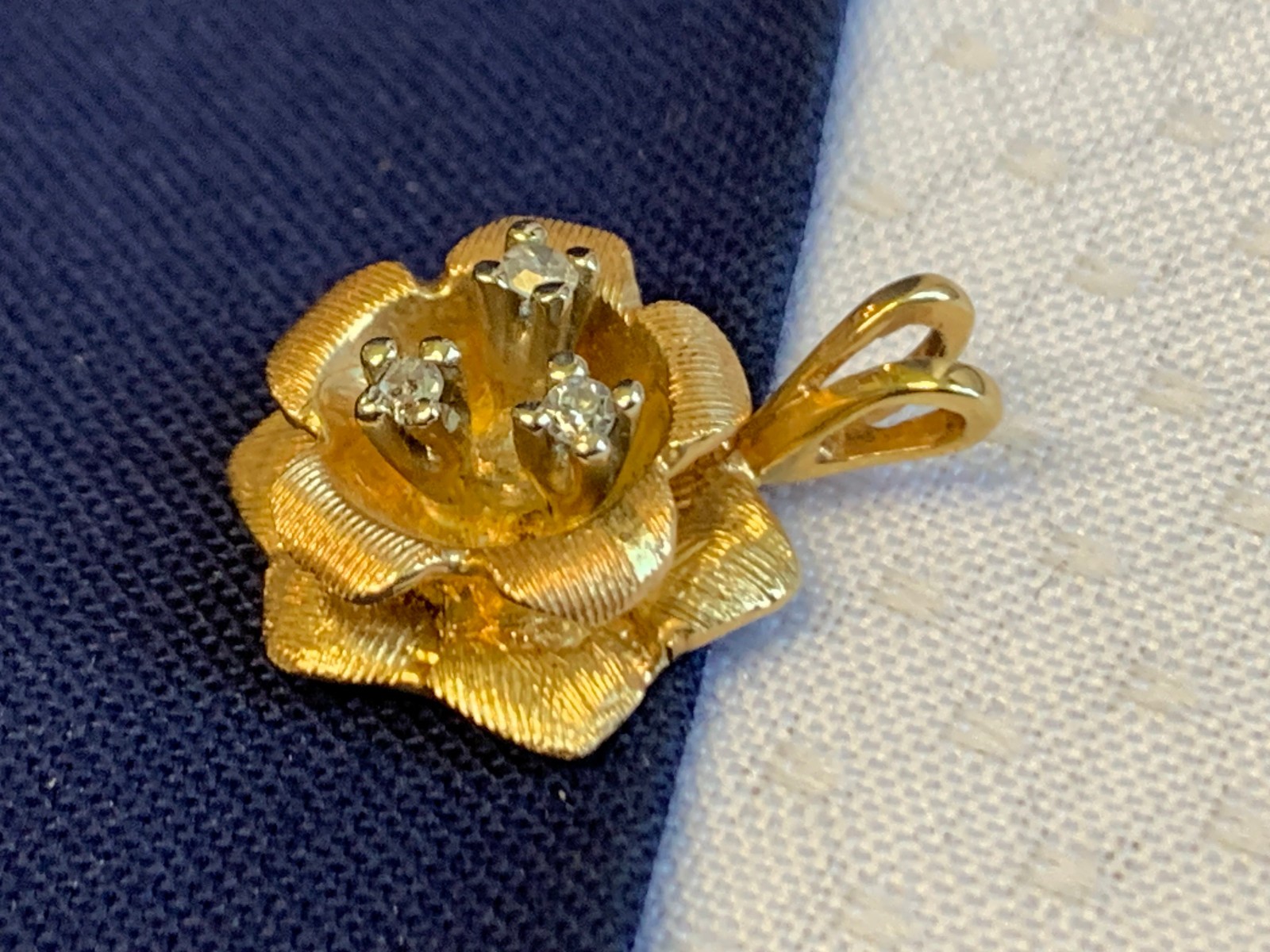 14K Yellow Gold Diamond Flower Pendant 3.29g Fine Jewelry Rose Charm *READ*