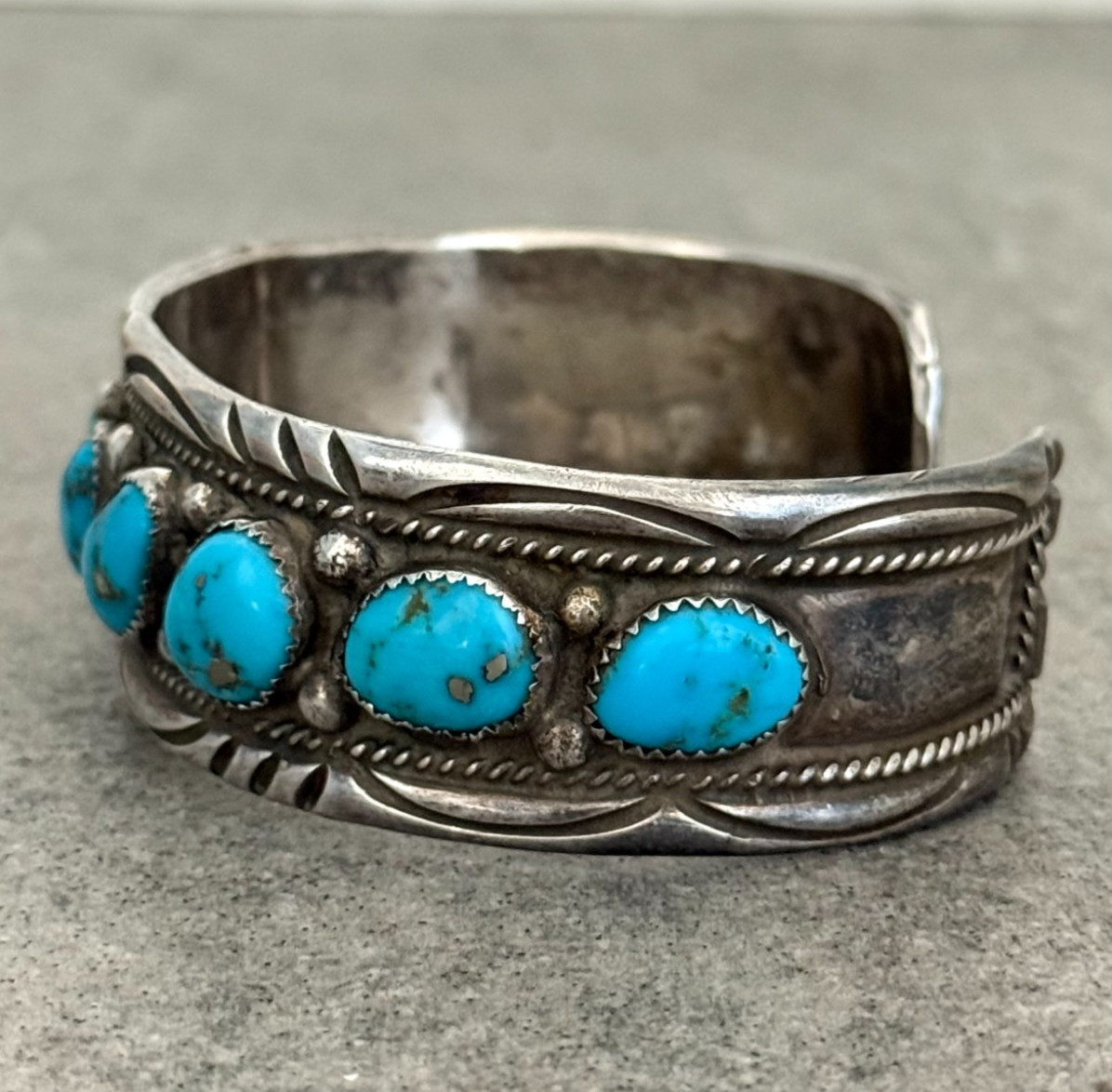 Vintage Native American Navajo MORENCI TURQUOISE Sterling LARGE Bracelet 8.25 in