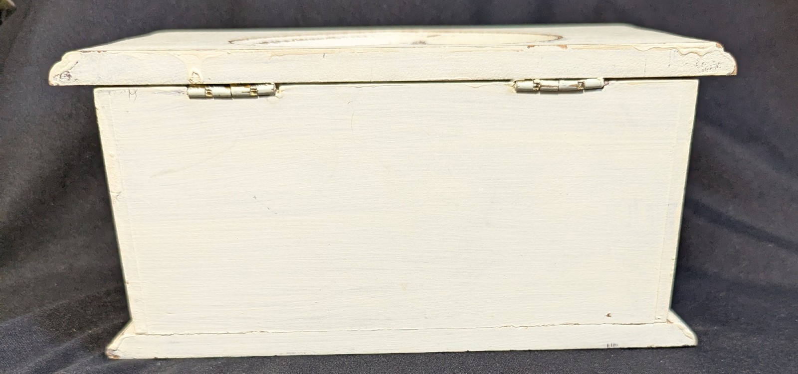 Vintage Shabby Distressed White Wooden Jewelry Box Table Top Rose Theme