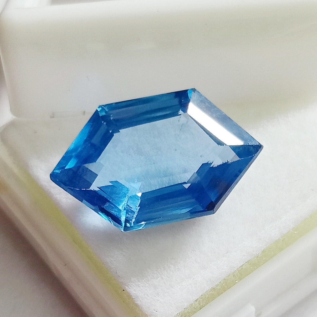 Fancy Cut Certified 9.70 Ct Treated Natural Blue Aquamarine Loose Gemstone AAA