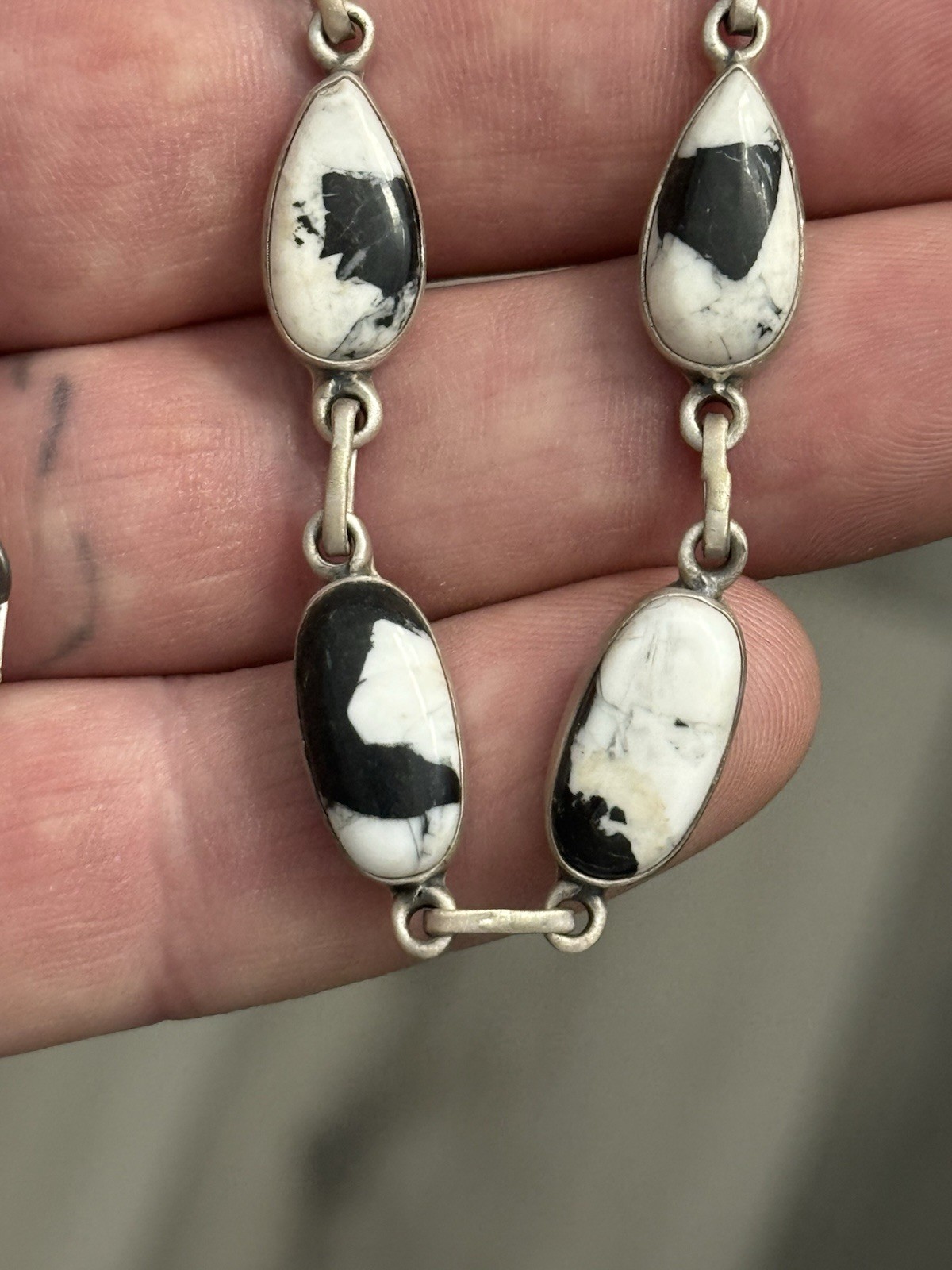 STERLING SILVER WHITE BUFFALO 6 STONE STATION CHOKER BAR MIX SHAPE NECKLACE .925