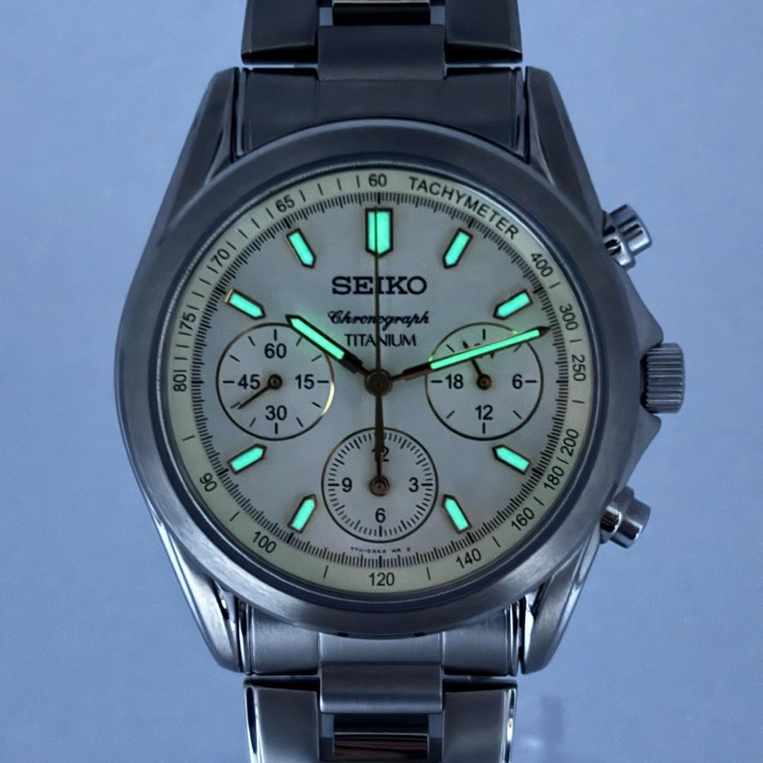 functioning Seiko chronograph 7T11 0AH0 titanium wristwatch