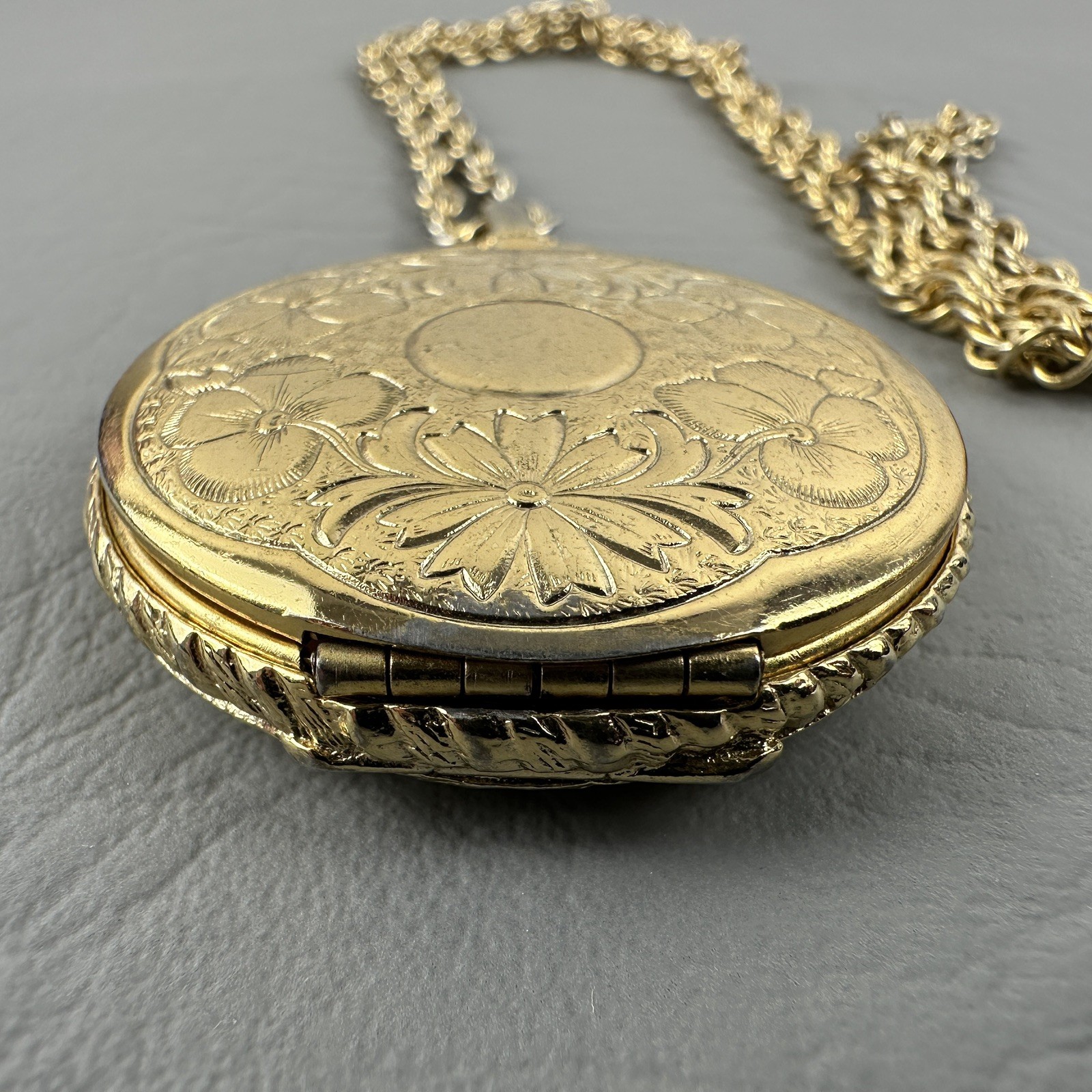 Vintage Locket Pendant Necklace Gold Tone Floral Engraved Round 25 “