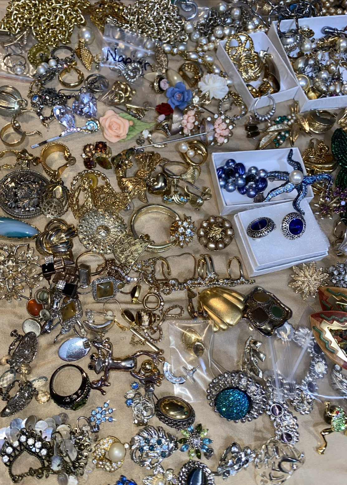 FREE SHIP 1 Lb POUND Jewelry Craft Lot Mystery Mix Vintage Y2K Modern Scoop