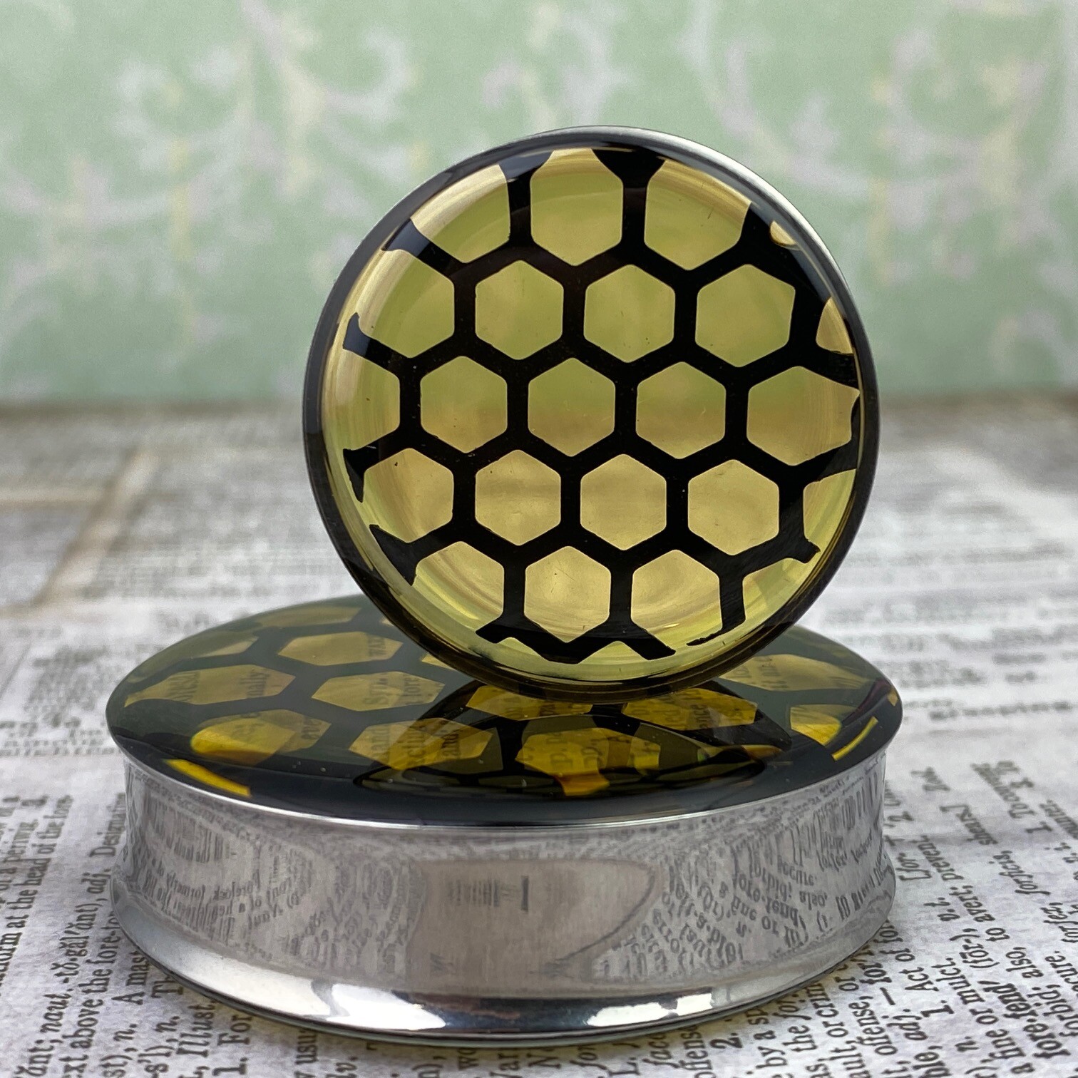 Embedded Acrylic Honeycomb Plugs in Amber Resin (EMB-018) gauges