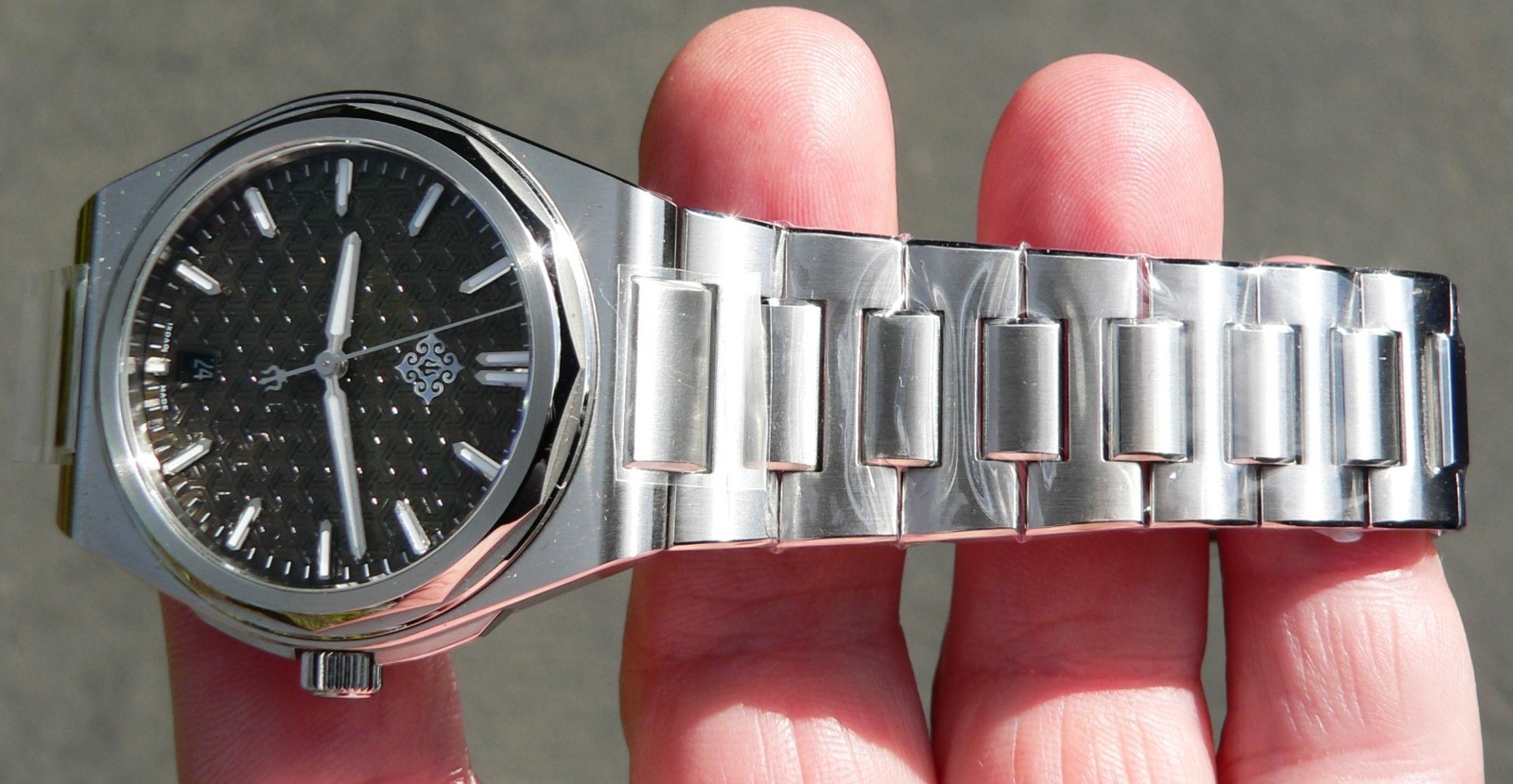 New IXDAO Warrior watch, mother of pearl dial, Miyota 9015 automatic, sapphire