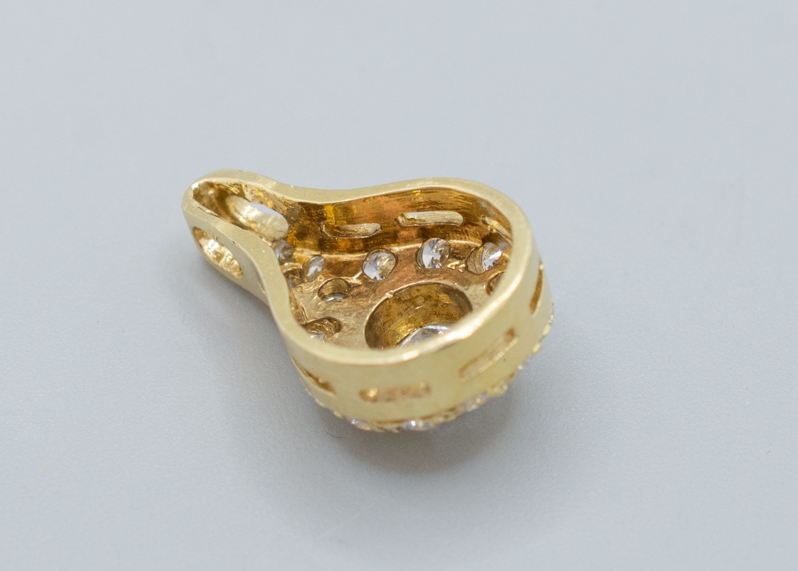 (MA5) 14k Yellow Gold Diamond Pendant .84 ctw 3.3 Gram