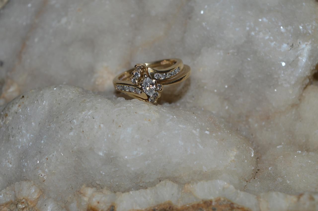 14K LADIES GOLD/MARQUISE/DIAMOND WEDDING SET(4.84 GRAMS)SIZE 6.5(2 Piece)